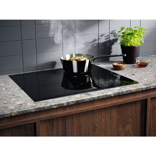 Plaque de cuisson Induction Série 500 Induction 60 cm ELECTROMUX EIT61443BEM - vue 4
