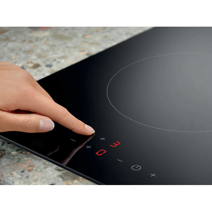 Plaque de cuisson Vitrocéramique Noire Série 300 Domino 29 cm ELECTROLUX LHR3233CK