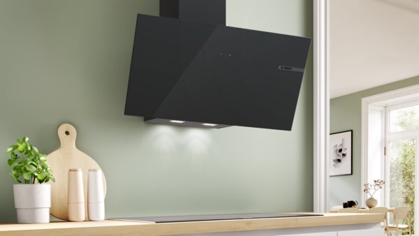 Série 4, Hotte murale, 80 cm, Noir avec finition en verre, Noir BOSCH DWK85DF61