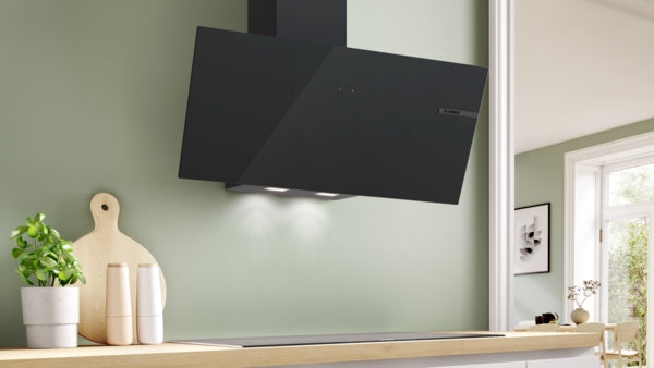 Série 4, Hotte murale, 90 cm, Noir avec finition en verre, Noir BOSCH DWK95DF61
