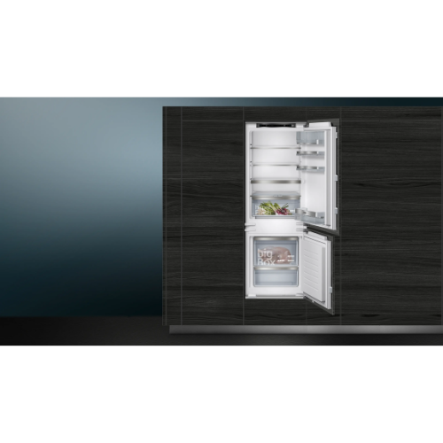 iQ500, Réfrigérateur combiné intégrable, 157.8 x 55.8 cm, Charnières pantographes softClose SIEMENS KI77SADE0 - vue 2