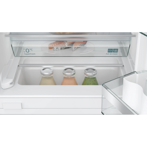 iQ500, Réfrigérateur intégrable avec compartiment congélation, 82 x 60 cm, Charnières pantographes softClose SIEMENS