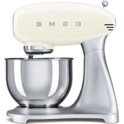 Robot sur Socle Esthétique Années ’50 Crème Smeg SMF01CREU