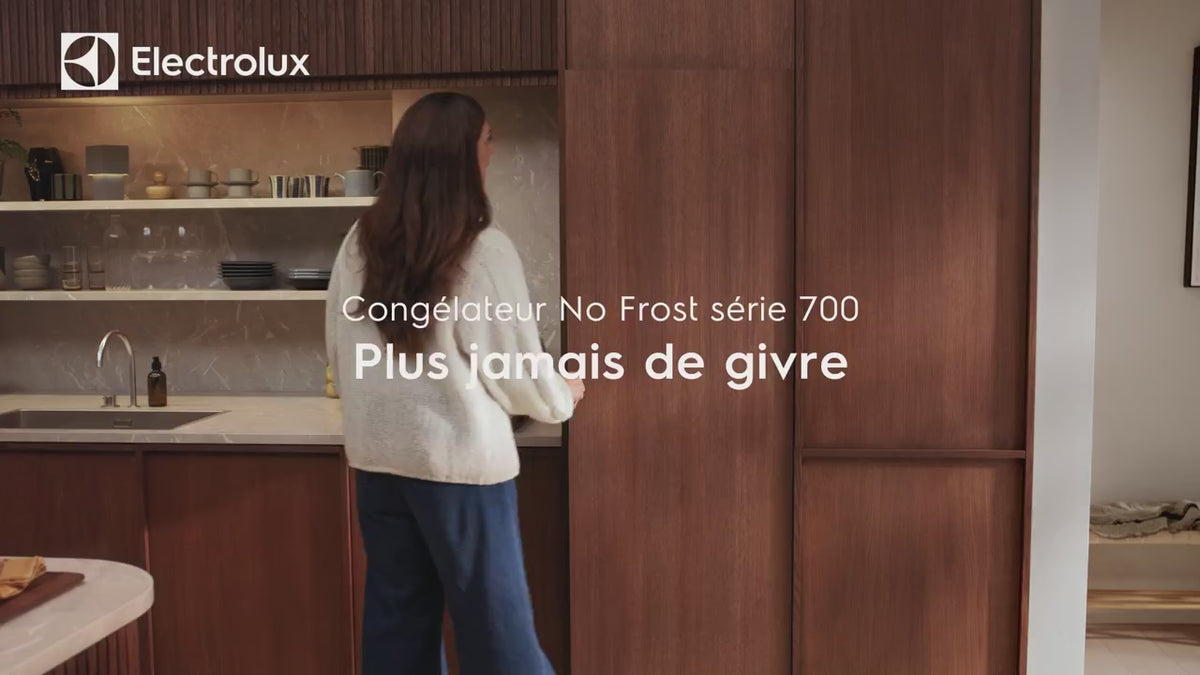 Cargar vídeo: Congélateur Encastrable 177.2 cm Froid No Frost ELECTROLUX EUN7NE18S