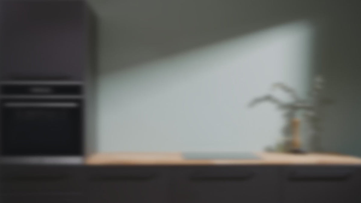 Load video: Four Pyrolyse Série 300 ELECTROLUX EOH4P06BX